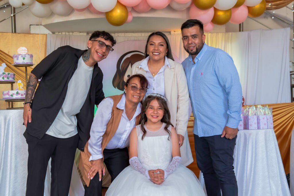 Retratos familiares para bautizos y primeras comuniones en Bogotá